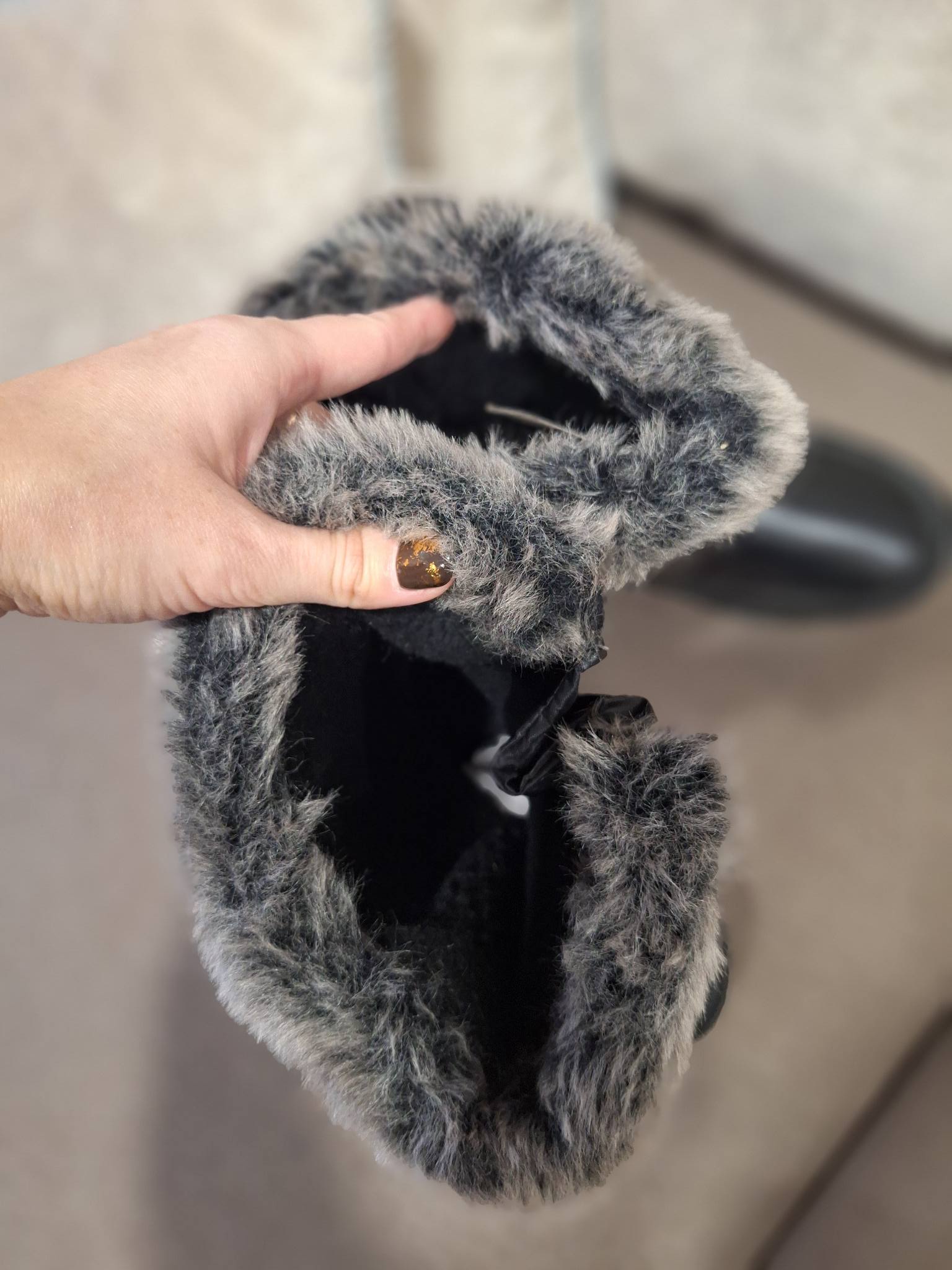 Termo batai su kailiuku viršuje